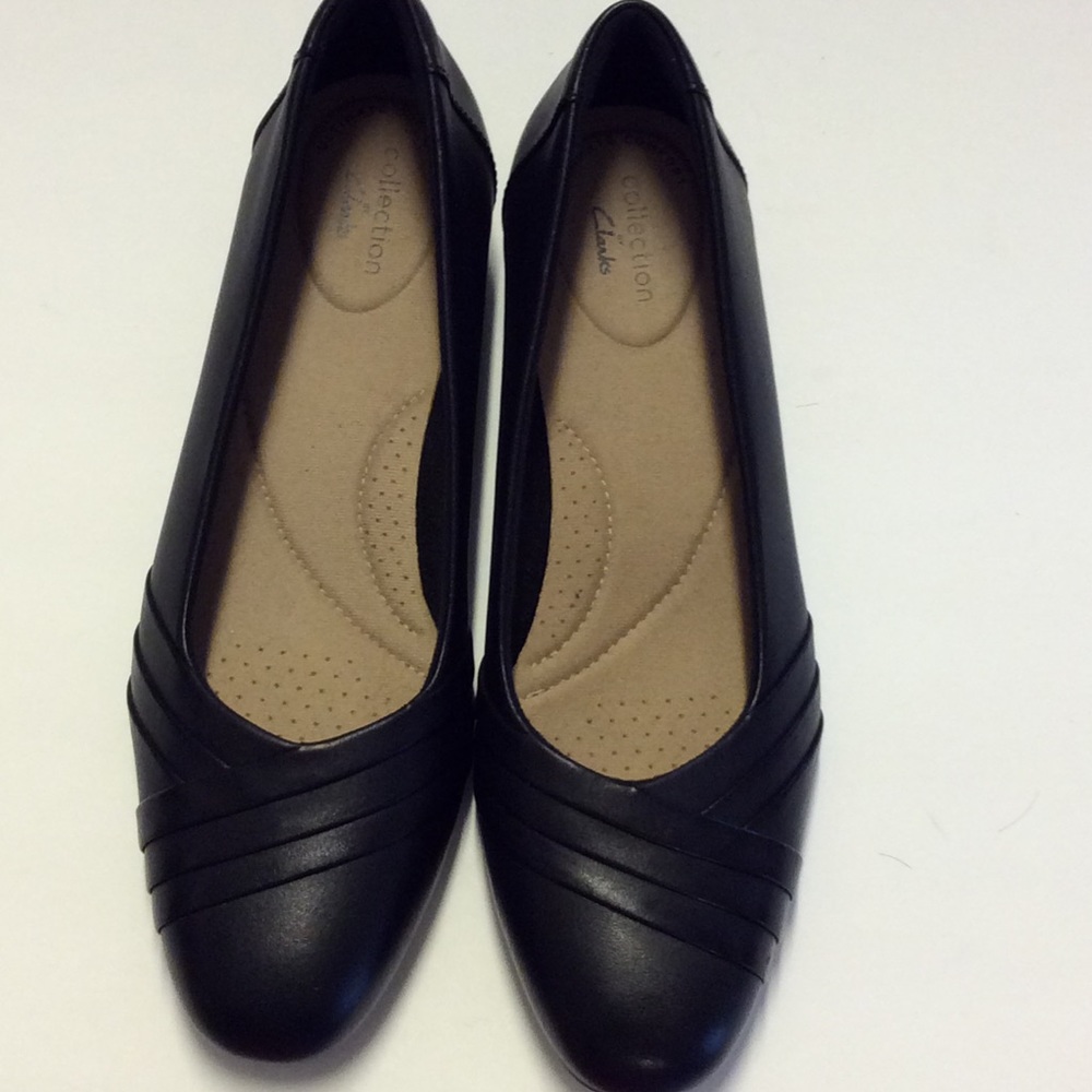 CLARKS Black Leather Shoes. NWOB - Picture 5 of 9